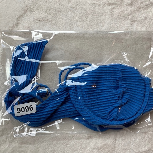 New (but NO tag)! Vix Paula Hermanny Dune Nissi Bikini top Size M - Picture 6 of 9